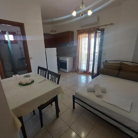Kostas Apartmán